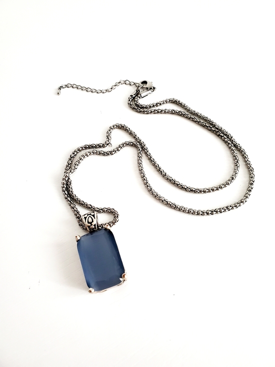 Jewelry - Silver Blue Pendant Necklace